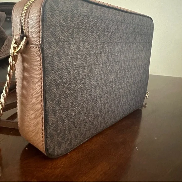Michael Kors Jet Set Large East West Crossbody bag